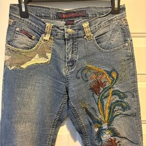 Gorgeous Embroidered Women's Jeans